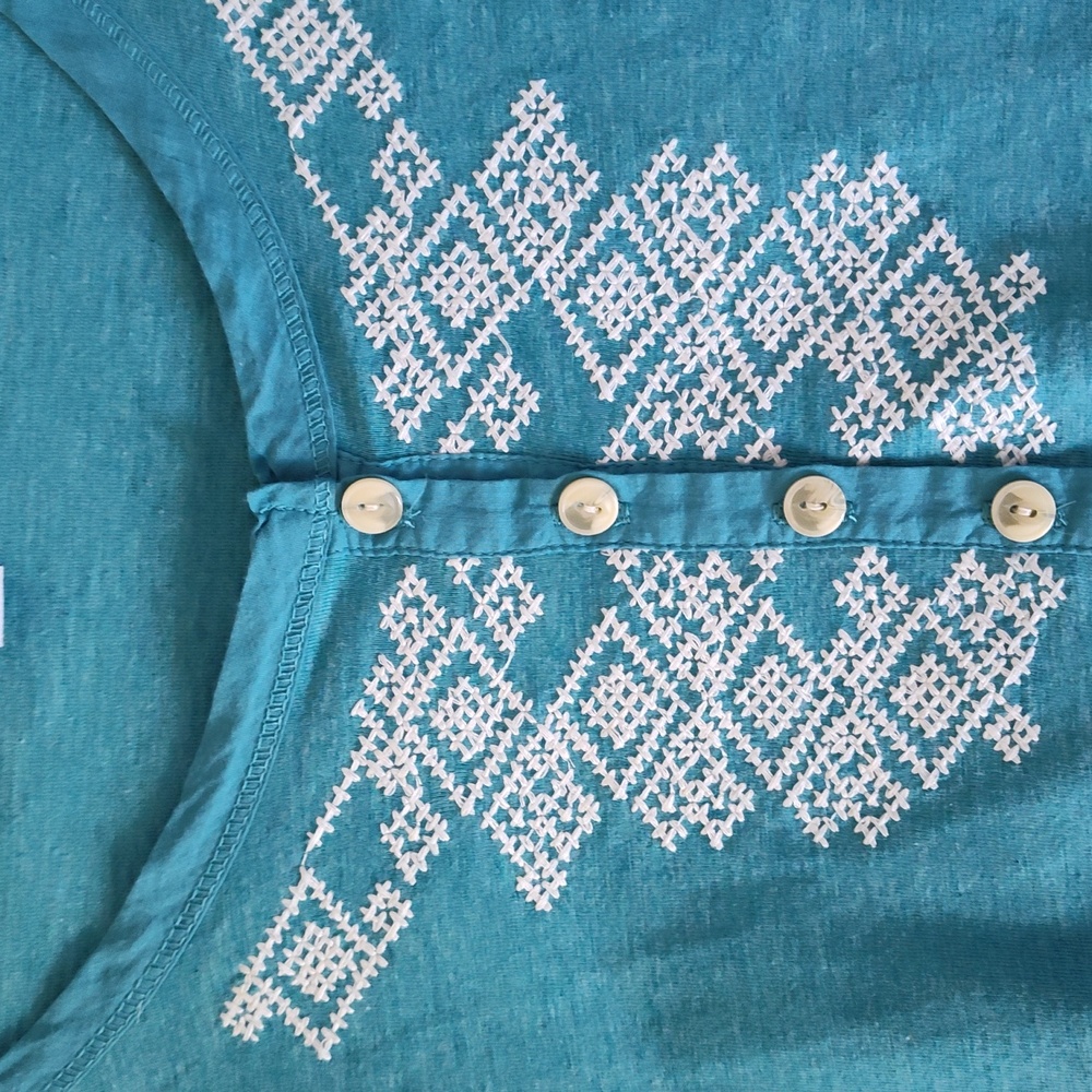 Top - Picture 3 of 4
